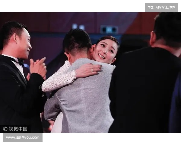 U12小将徐玥洲反手制胜分引全场欢呼，父母看台激动落泪